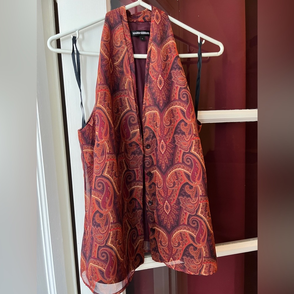 Sleeveless dressy shirt